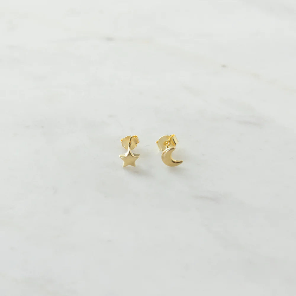 Gold stud earring set of one star shape and one moon shape